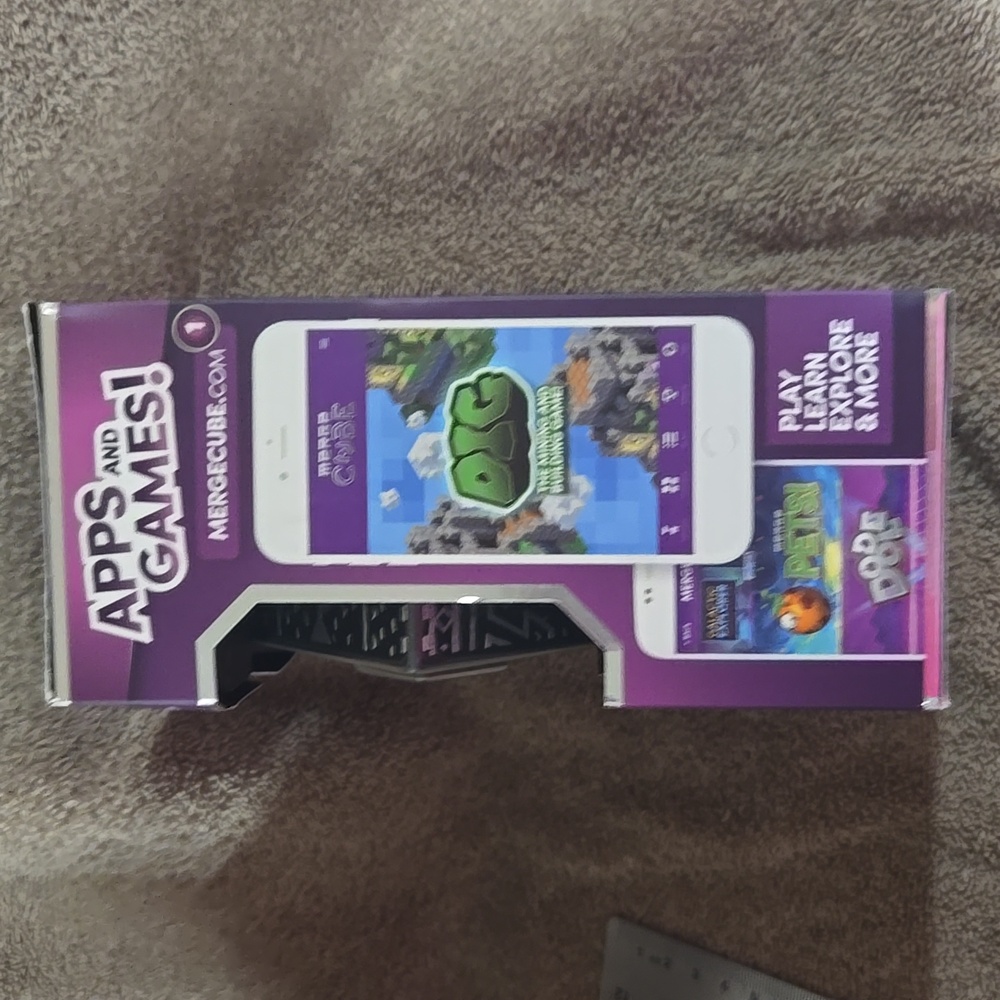AR/VR Merge Cube - Picture 4 of 5